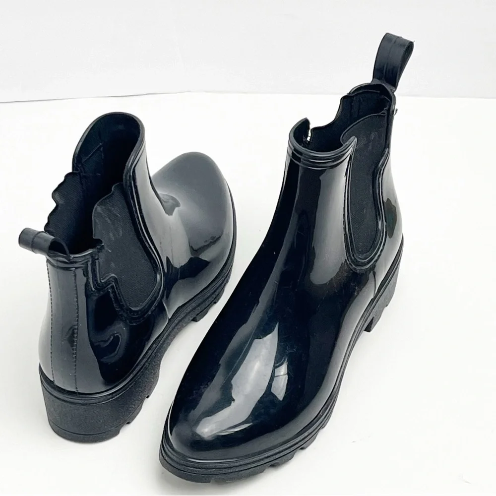 CAPELLI Of New York Classic Black Almond Toe Slip On Rain Boots, Size 7